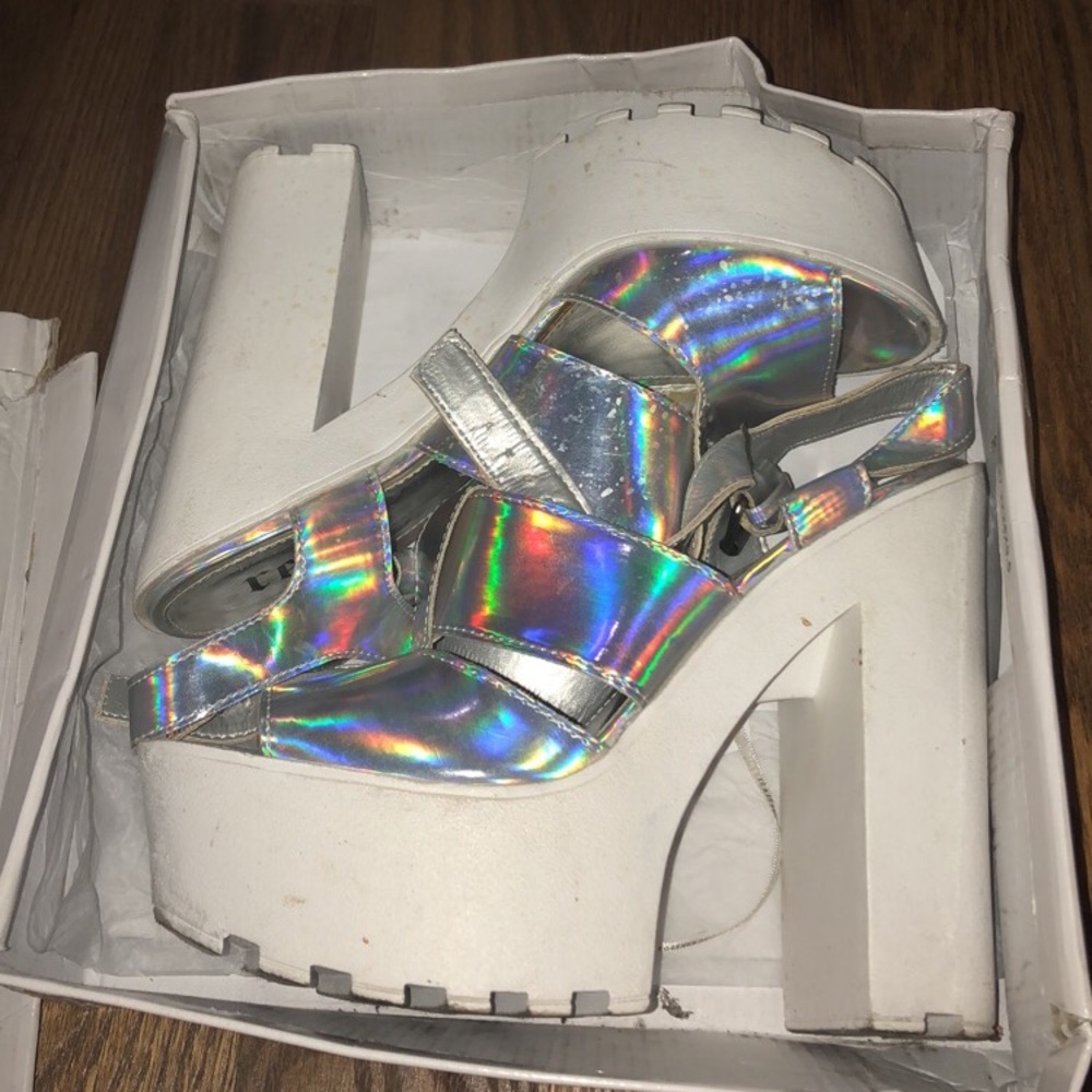 platform heels - Picture 3 of 5